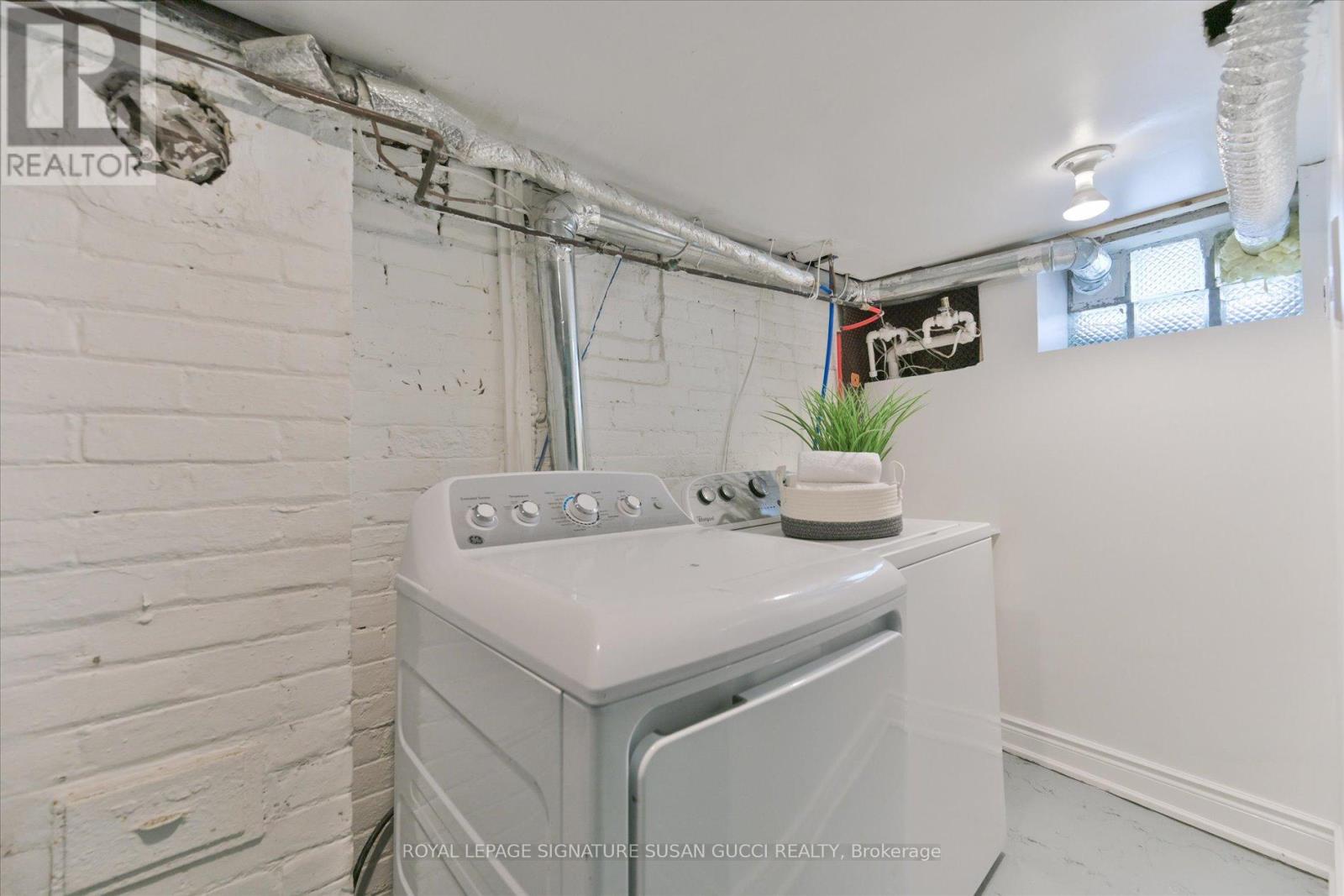 79 Balfour Avenue, Toronto, Ontario  M4C 1T4 - Photo 29 - E13486724