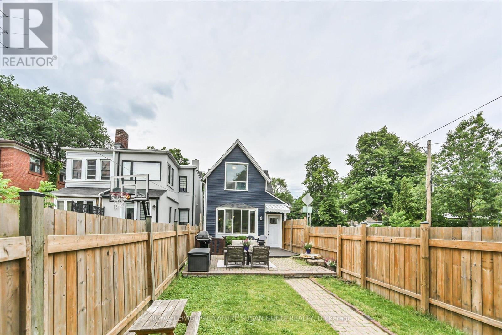 79 Balfour Avenue, Toronto, Ontario  M4C 1T4 - Photo 40 - E13486724