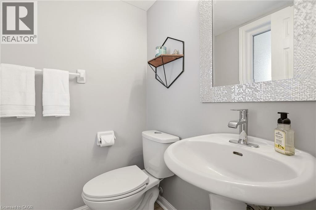 2089 Broadleaf Crescent, Burlington, Ontario  L7L 6S3 - Photo 16 - 40842885