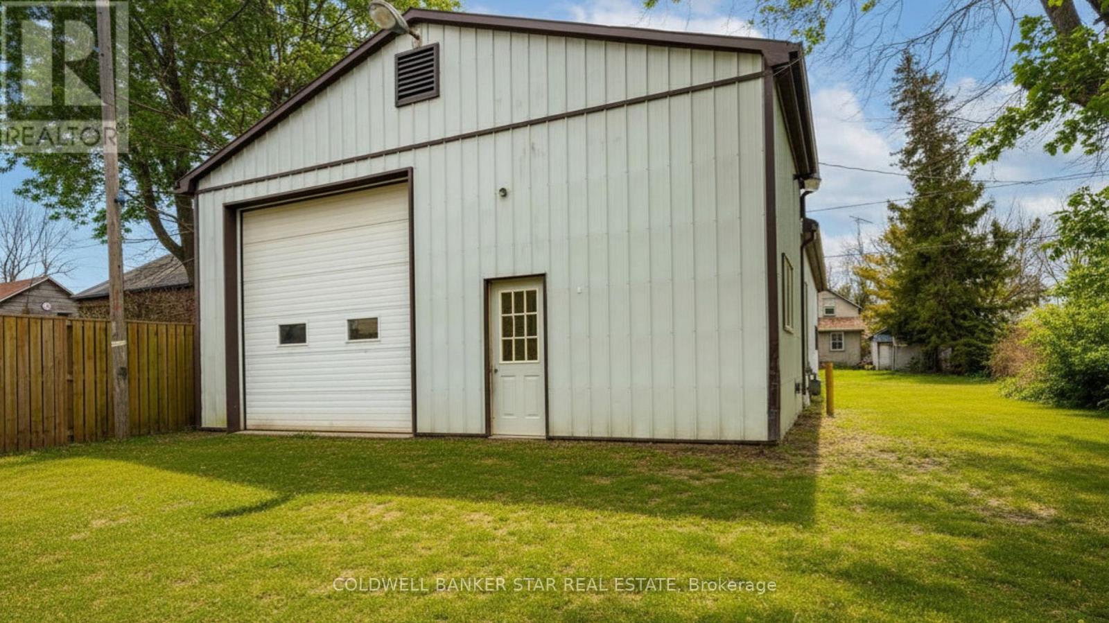 179 Main Street, North Middlesex, Ontario  N0M 1A0 - Photo 3 - X13486990
