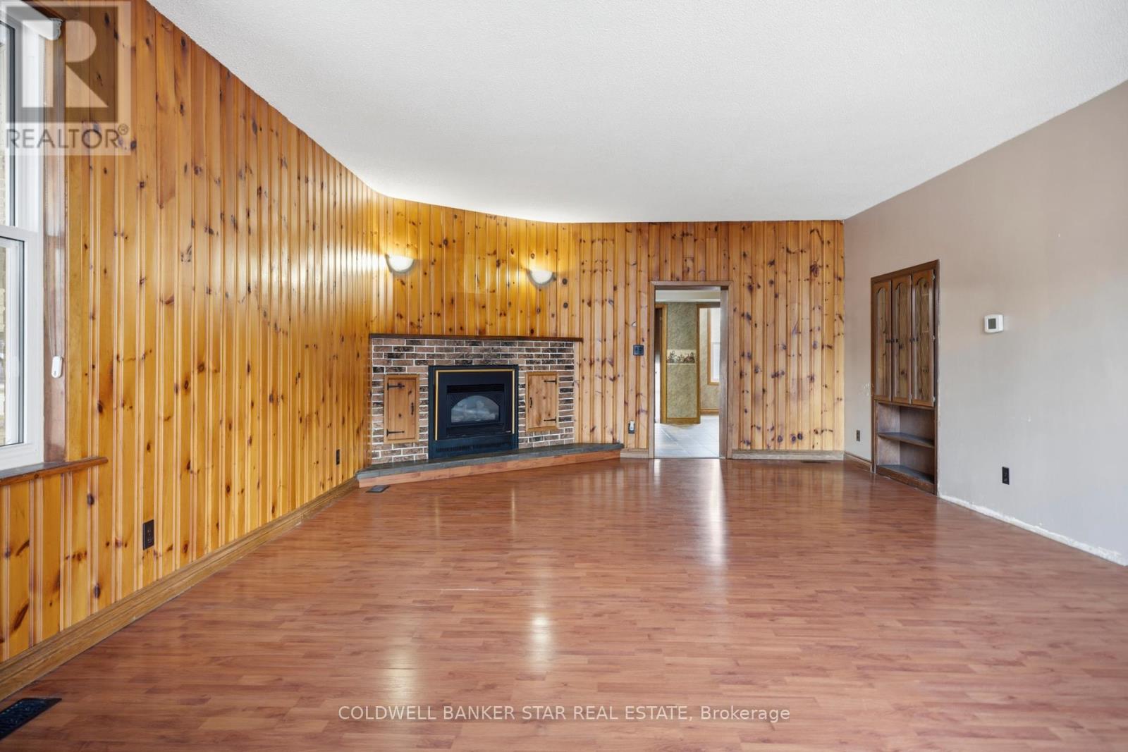 179 Main Street, North Middlesex, Ontario  N0M 1A0 - Photo 8 - X13486990