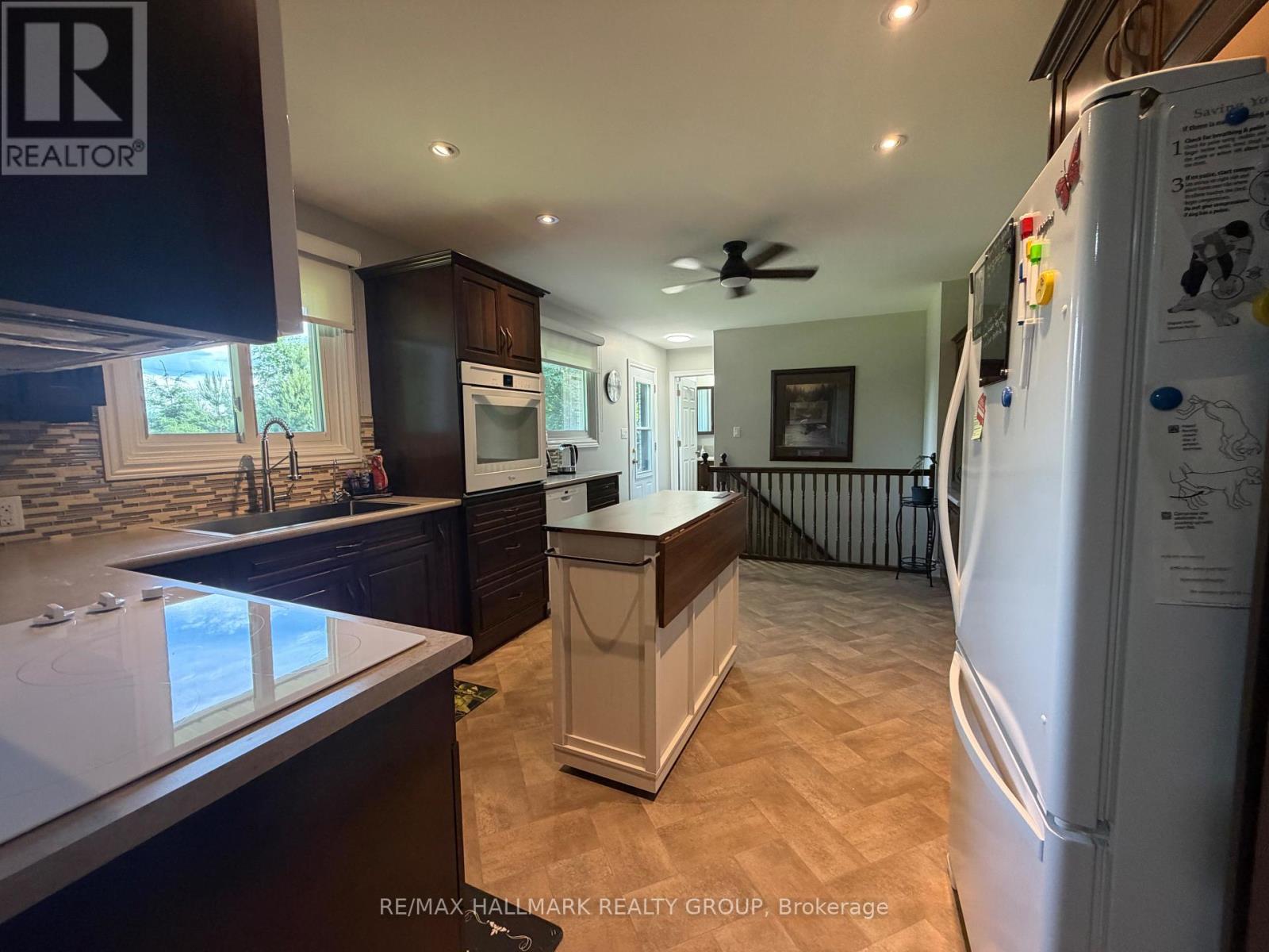 9950 Round Lake Road, Laurentian Valley, Ontario  K8A 0K5 - Photo 17 - X13487070