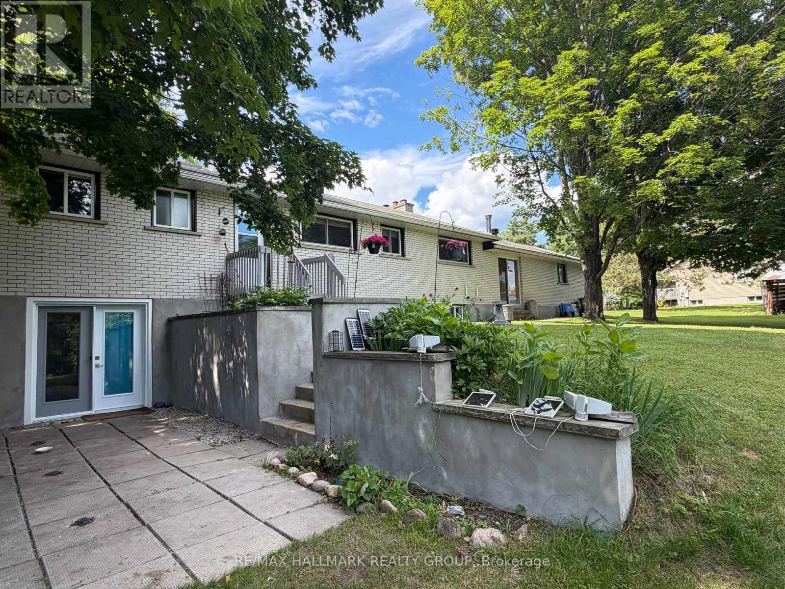 9950 Round Lake Road, Laurentian Valley, Ontario  K8A 0K5 - Photo 6 - X13487070