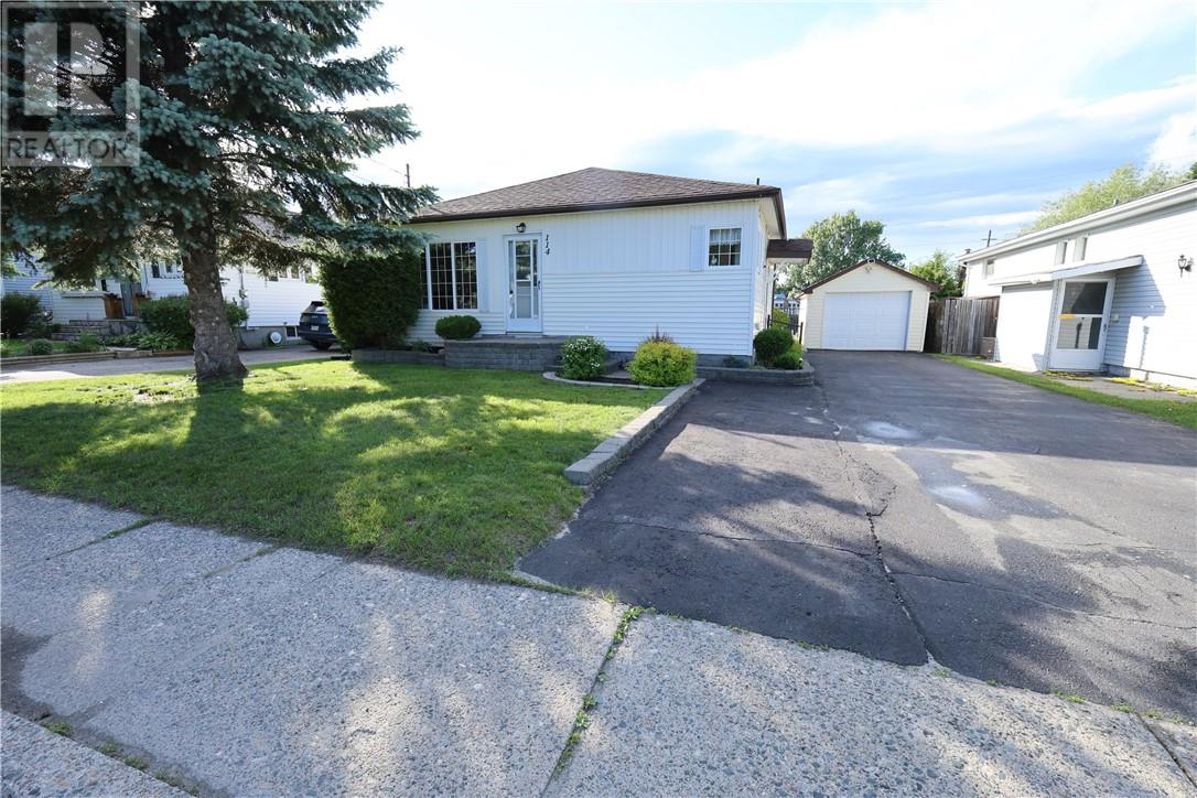 114 O'donaghue Drive, Garson, Ontario  P3L 1E1 - Photo 2 - 2128763