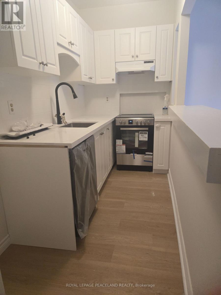 2 - 558 Spadina Crescent, Toronto, Ontario  M5S 2J9 - Photo 10 - C13486968