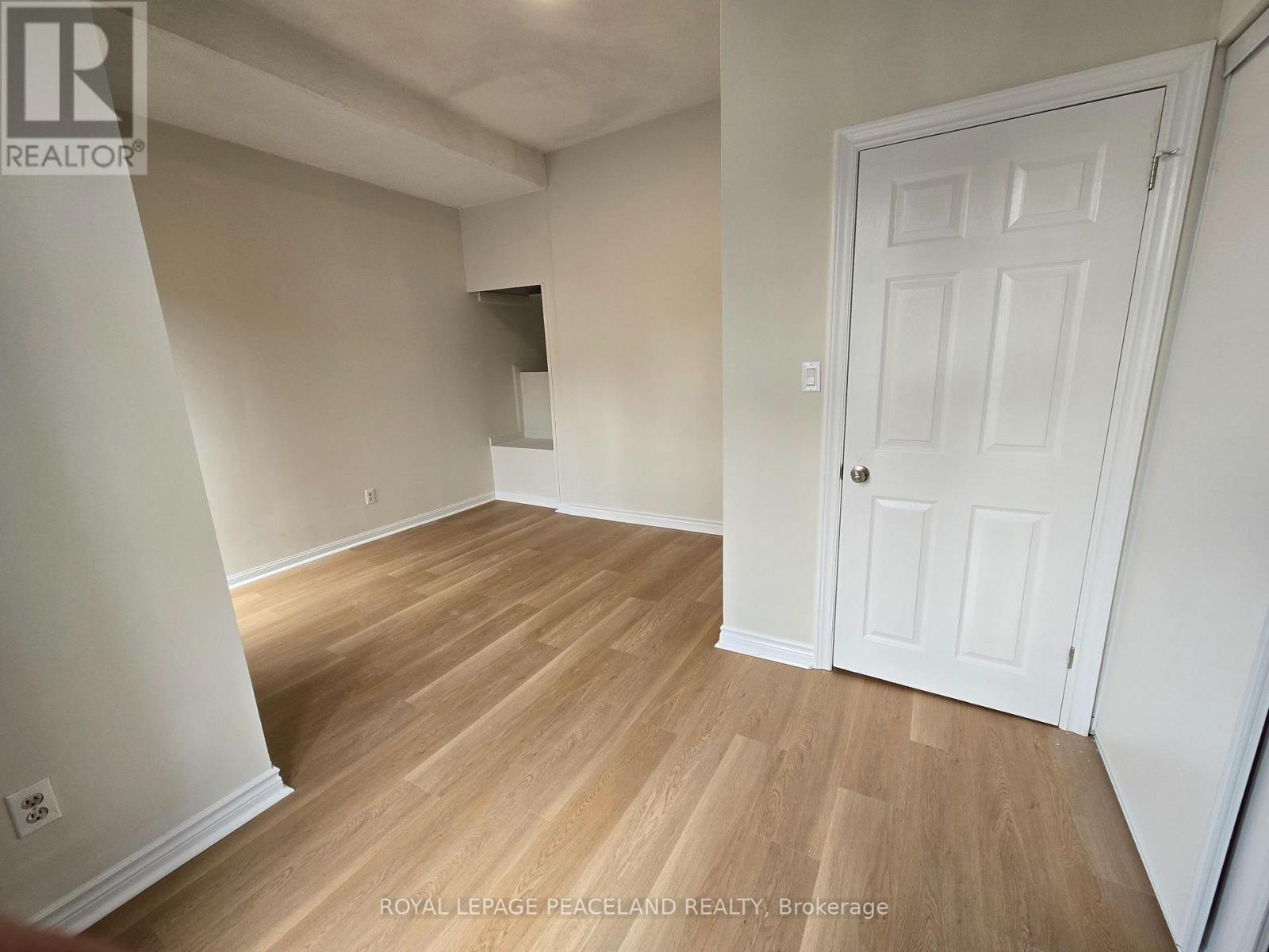 2 - 558 Spadina Crescent, Toronto, Ontario  M5S 2J9 - Photo 4 - C13486968