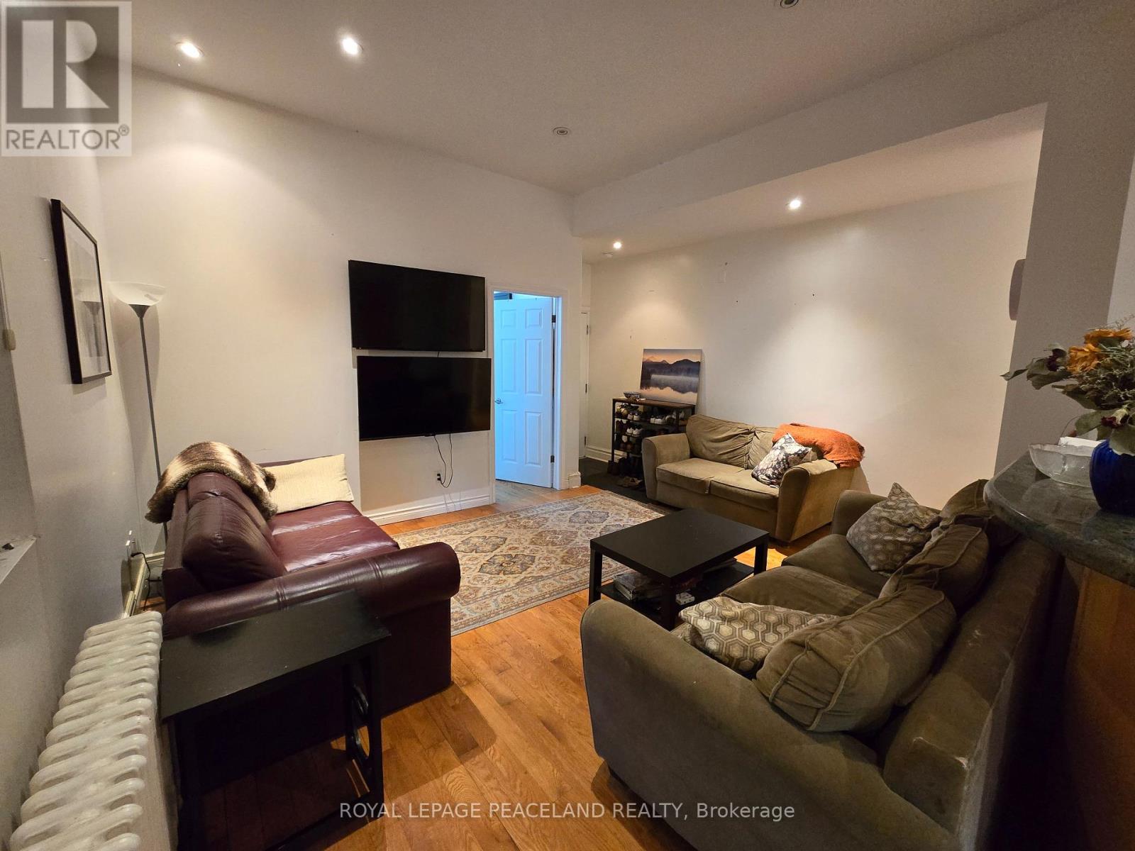 MAIN - 61 MADISON AVENUE, Toronto, Ontario
