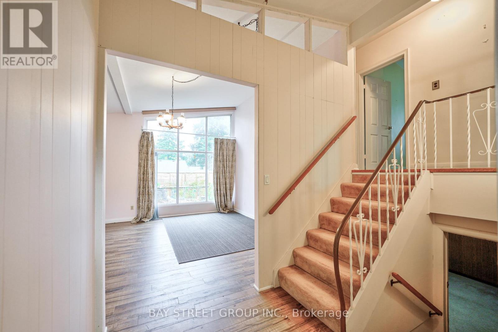 5 Cottonwood Drive, Toronto, Ontario  M3C 2B3 - Photo 14 - C13486980