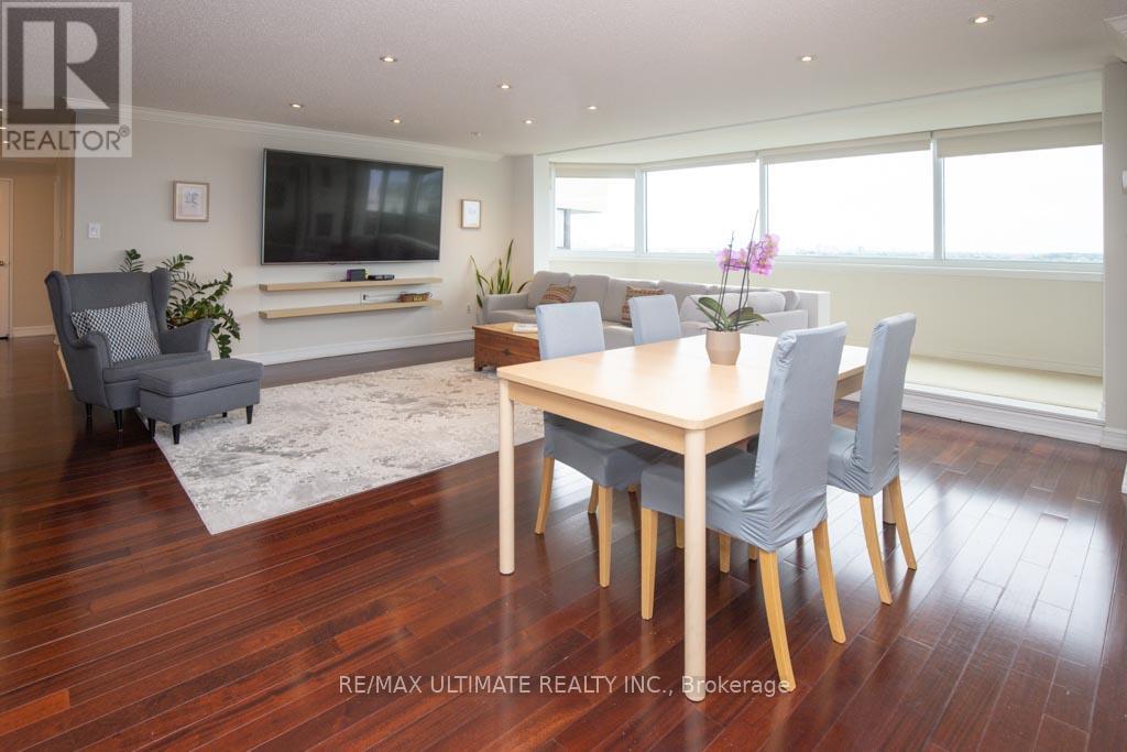 2504 - 75 Wynford Heights Crescent, Toronto, Ontario  M3C 3H9 - Photo 3 - C13487040