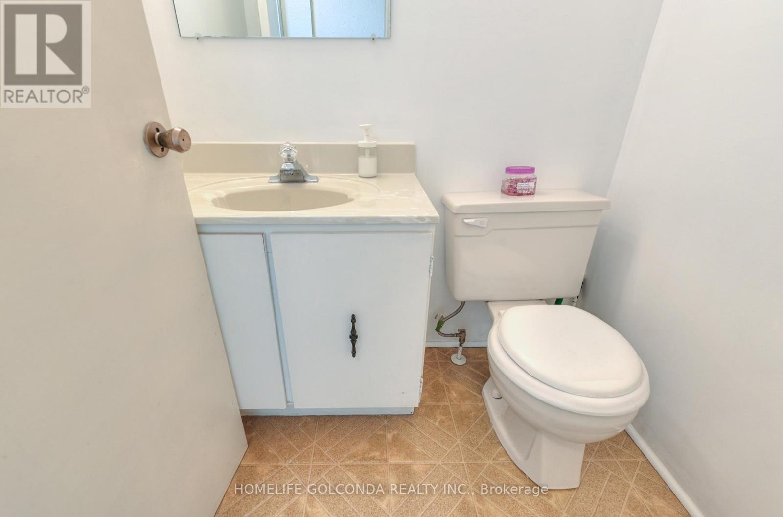 8 Glen Springs Drive, Toronto, Ontario  M1W 1X8 - Photo 8 - E13487056