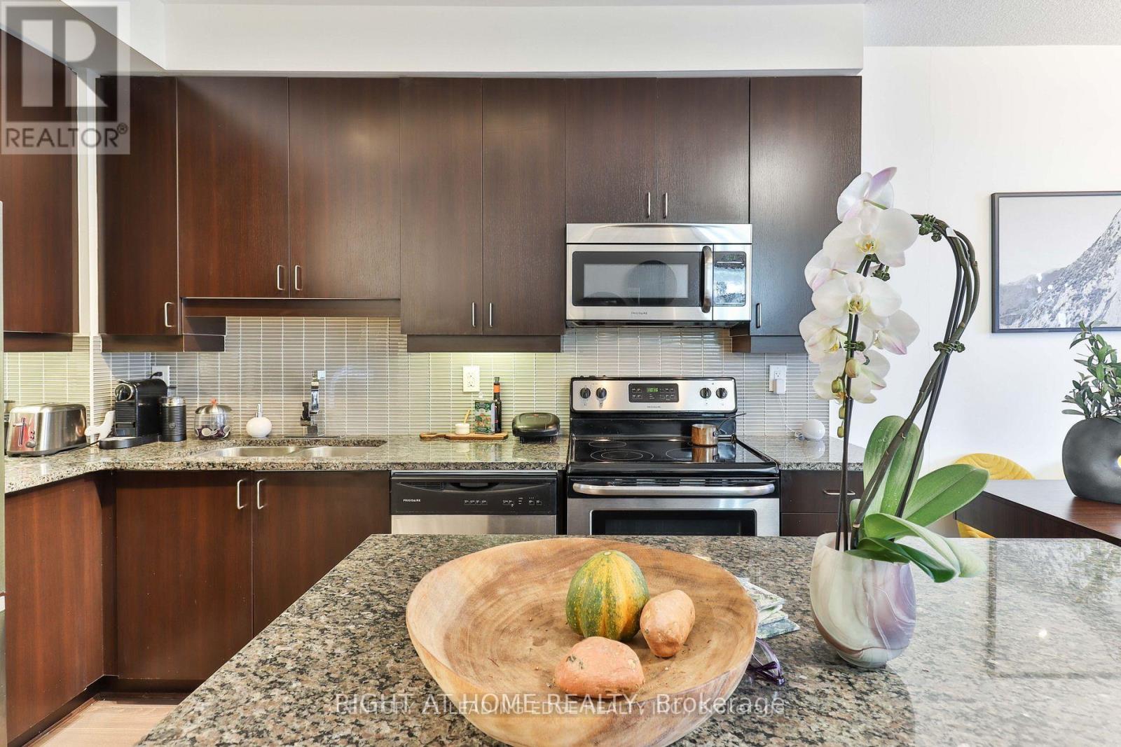 702 - 1185 The Queensway (Furnished) Avenue, Toronto, Ontario  M8Z 0C6 - Photo 8 - W13487046