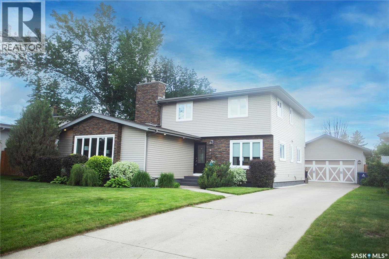 6 HARRINGTON PLACE, Saskatoon, Saskatchewan