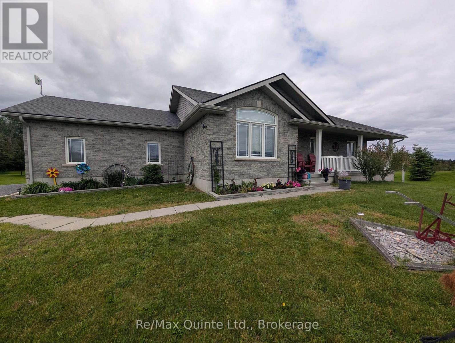 355 Mitchells Crossroad, Prince Edward County, Ontario  K0K 2T0 - Photo 4 - X12834248