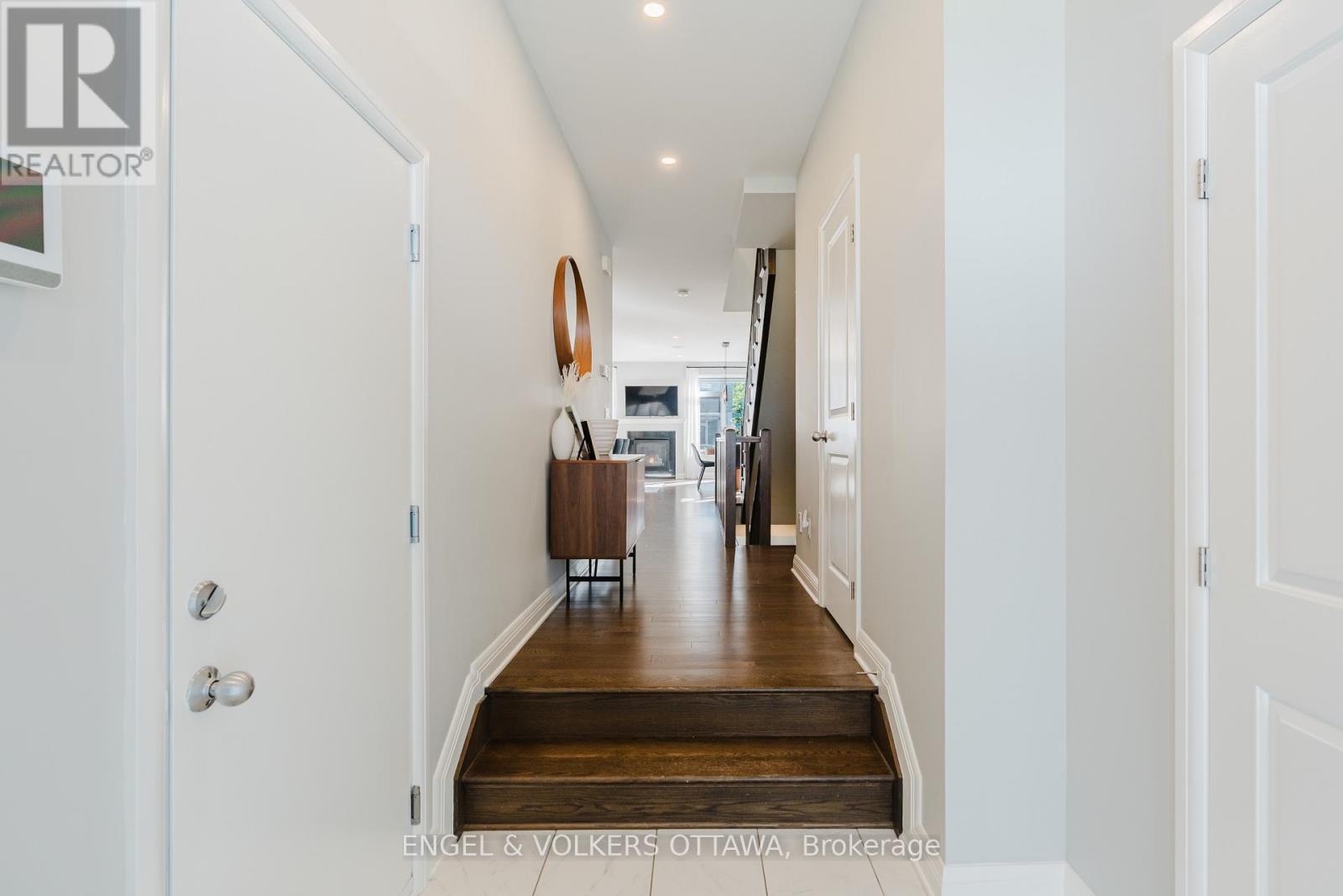 512 Chene Way, Ottawa, Ontario  K1K 4Z1 - Photo 6 - X13487154