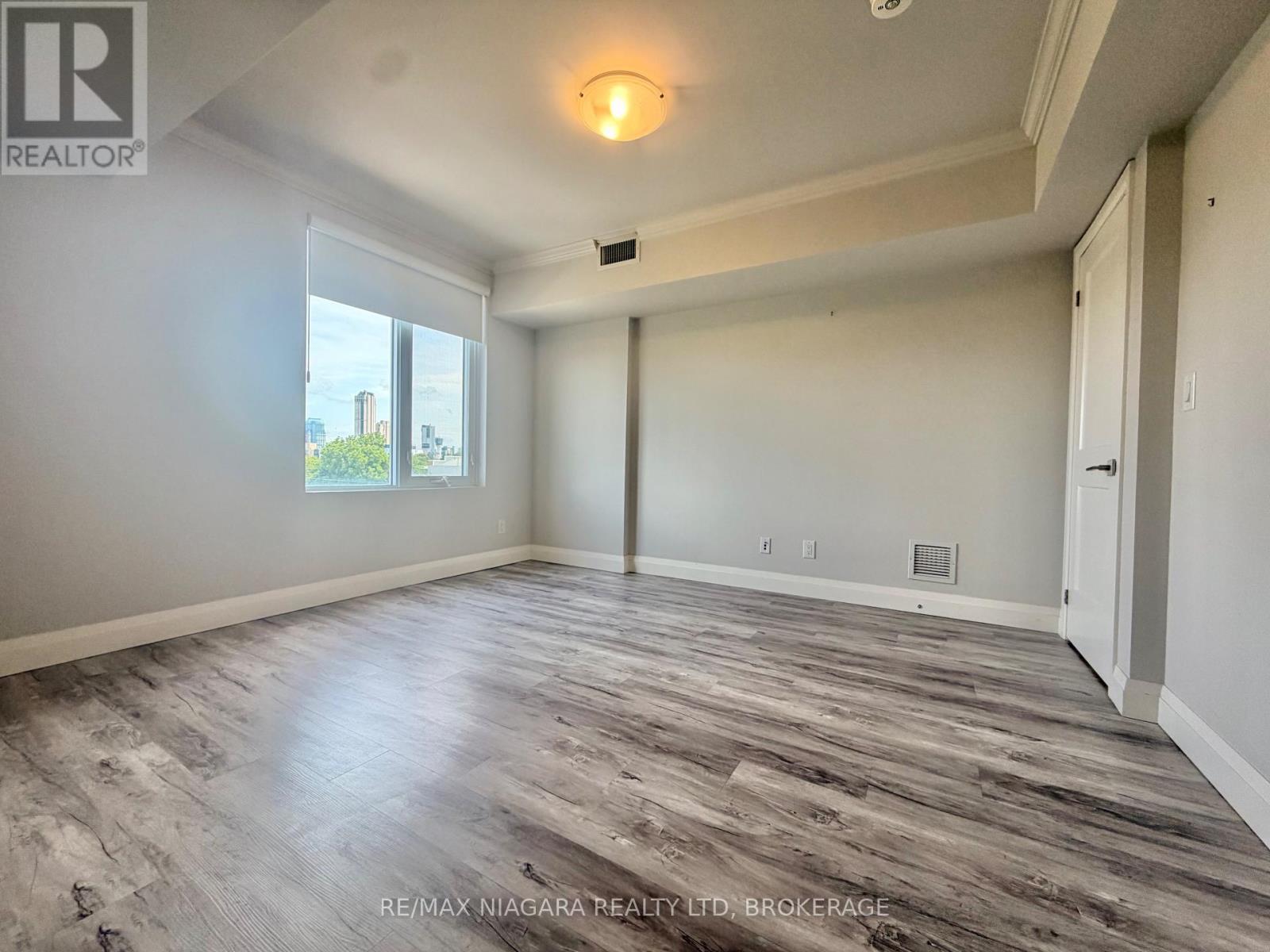 414 - 5698 Main Street, Niagara Falls, Ontario  L2G 5Z4 - Photo 3 - X13487134