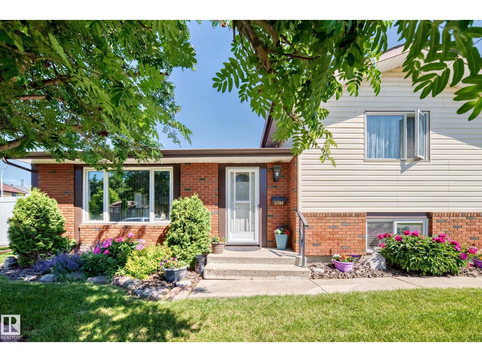 11708 138 AV NW NW, Edmonton, Alberta