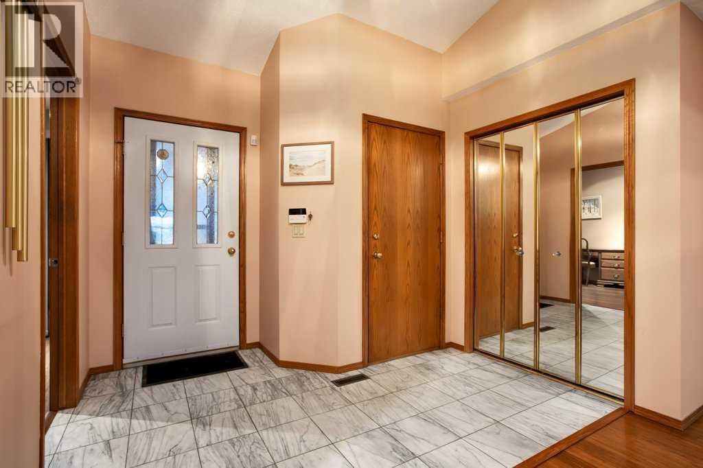 42 Edgeland Close Nw, Calgary, Alberta  T3A 3B1 - Photo 16 - A2324127