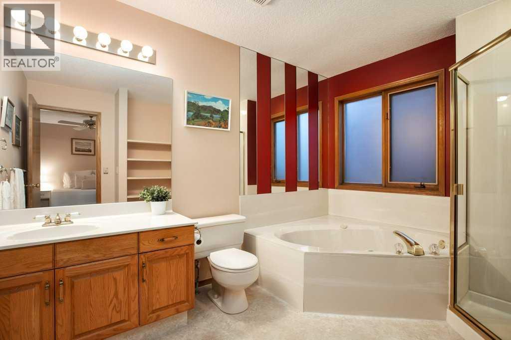 42 Edgeland Close Nw, Calgary, Alberta  T3A 3B1 - Photo 20 - A2324127