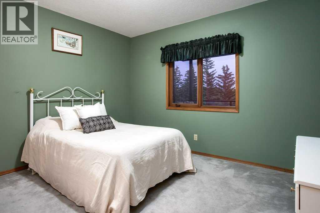 42 Edgeland Close Nw, Calgary, Alberta  T3A 3B1 - Photo 29 - A2324127