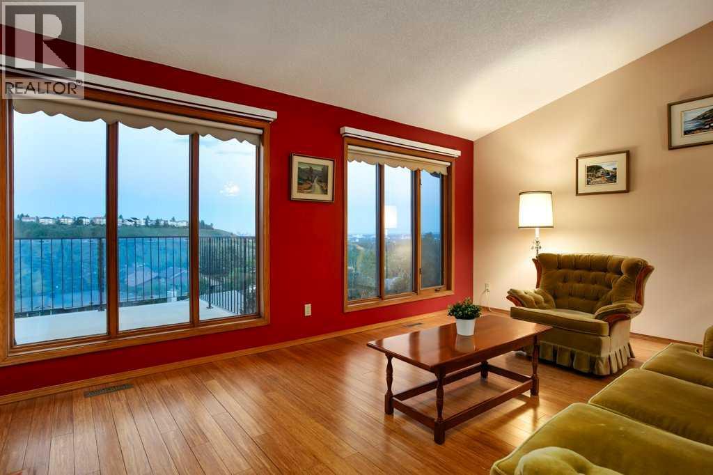 42 Edgeland Close Nw, Calgary, Alberta  T3A 3B1 - Photo 5 - A2324127