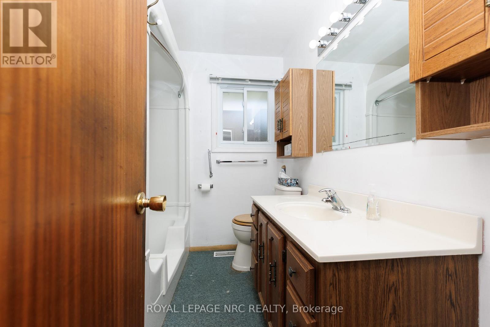 13 Bosnich Avenue, Welland, Ontario  L3C 2W6 - Photo 6 - X13486680