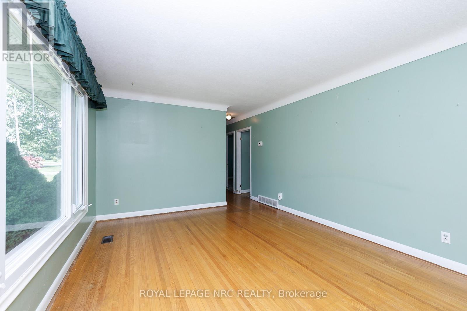 13 Bosnich Avenue, Welland, Ontario  L3C 2W6 - Photo 5 - X13486680
