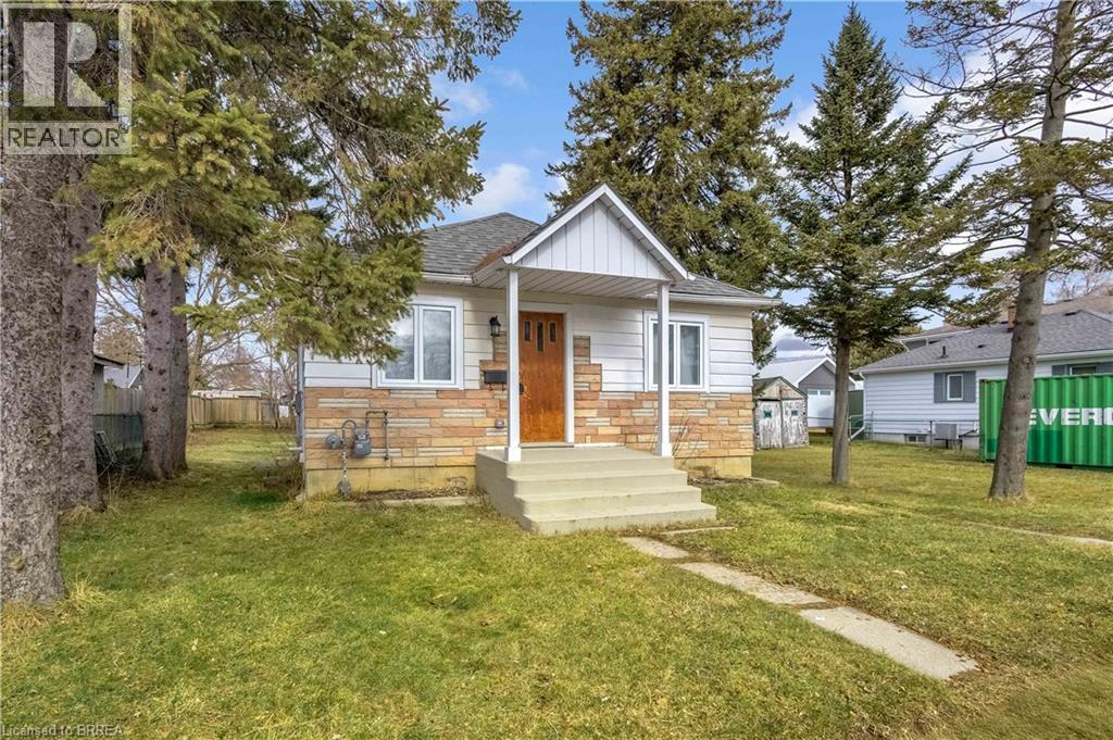 35 EIGHTH Avenue, Brantford, Ontario