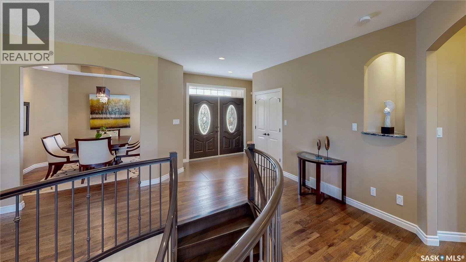 6064 Wascana Court Way, Regina, Saskatchewan  S4V 3E6 - Photo 2 - SK040542
