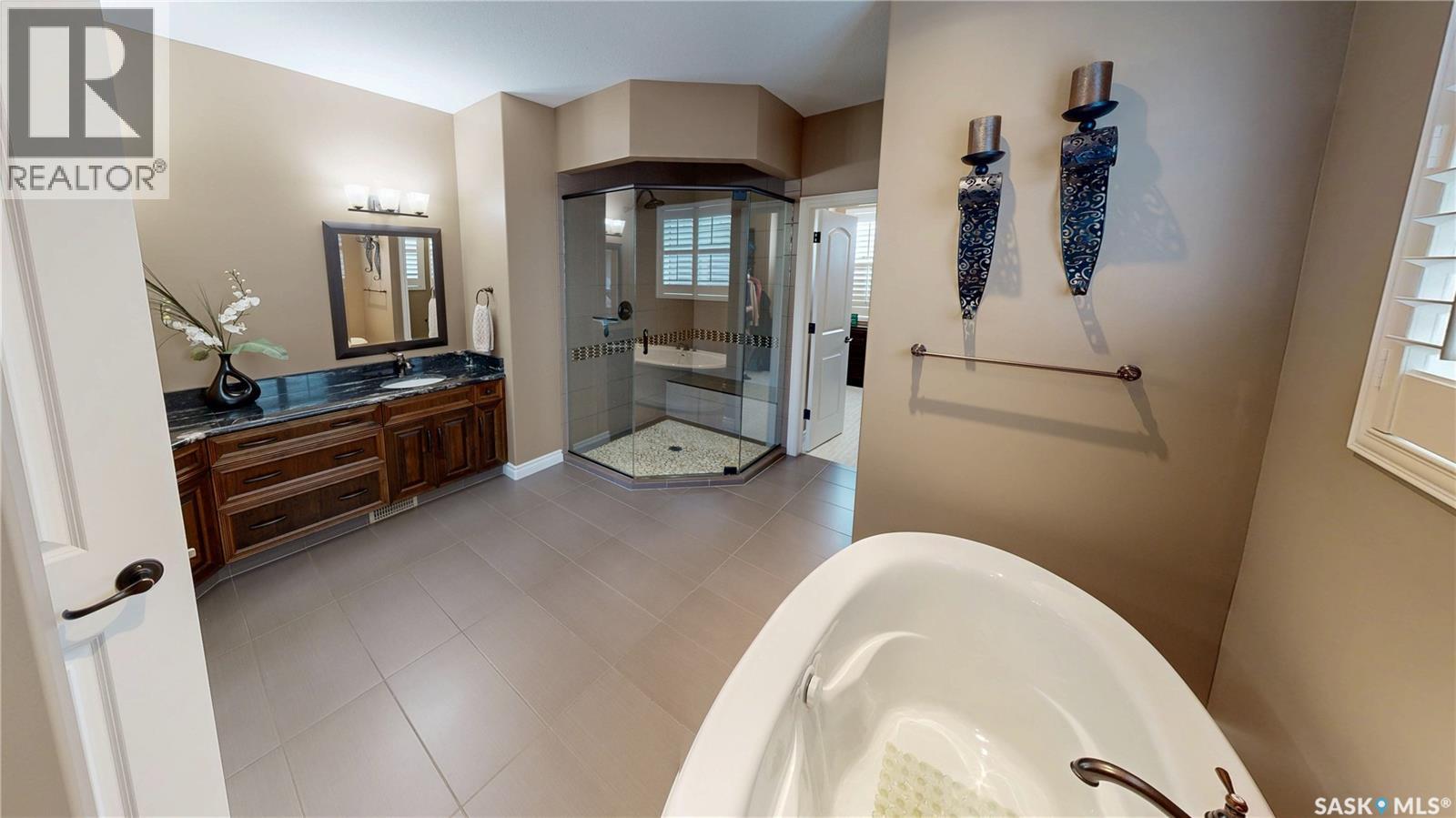6064 Wascana Court Way, Regina, Saskatchewan  S4V 3E6 - Photo 32 - SK040542