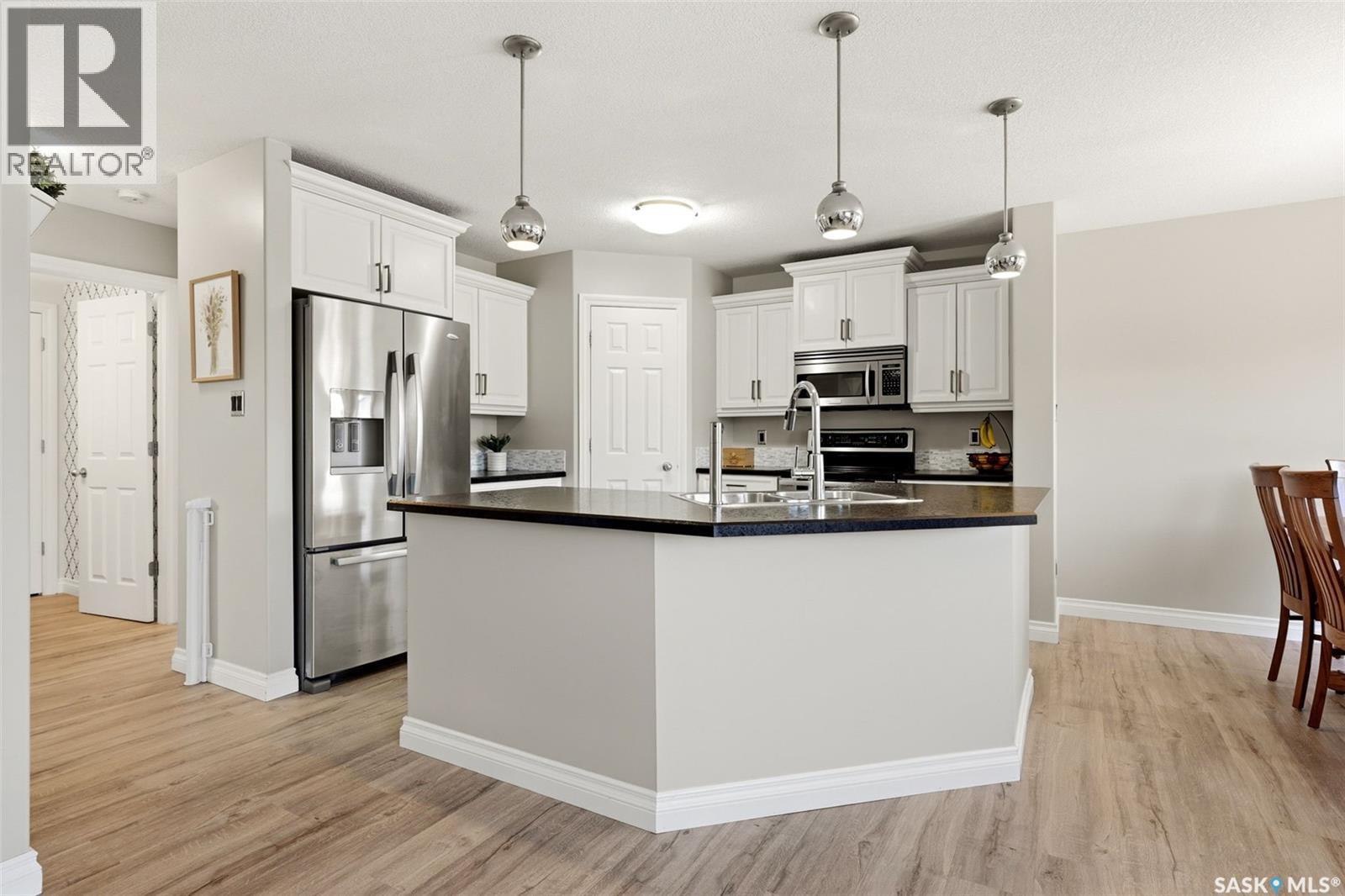 4450 Nicurity Drive, Regina, Saskatchewan  S4X 0C3 - Photo 4 - SK040407