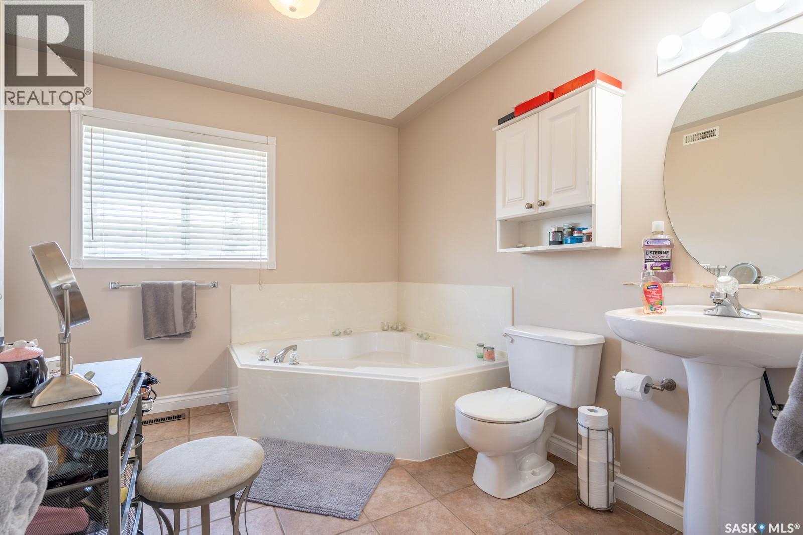 2952 St James Crescent, Regina, Saskatchewan  S4V 2Z2 - Photo 28 - SK040251