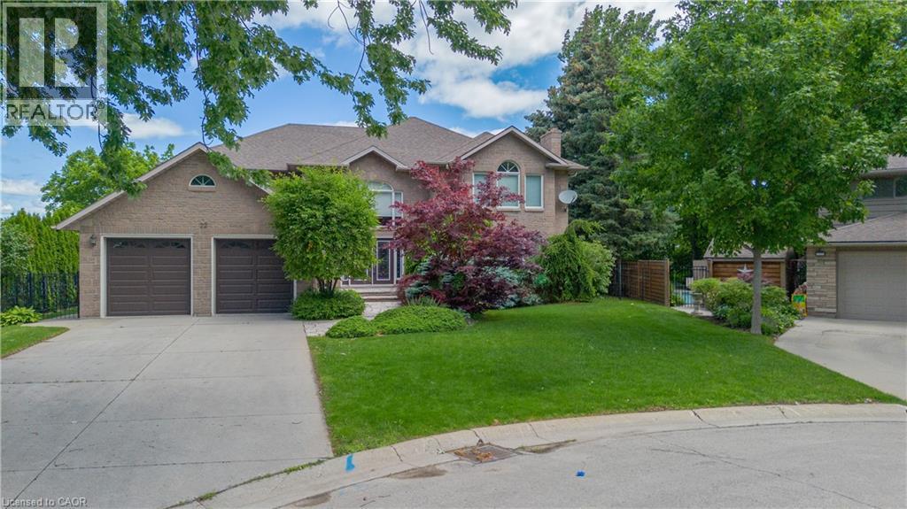 22 BURT Court, Stoney Creek, Ontario