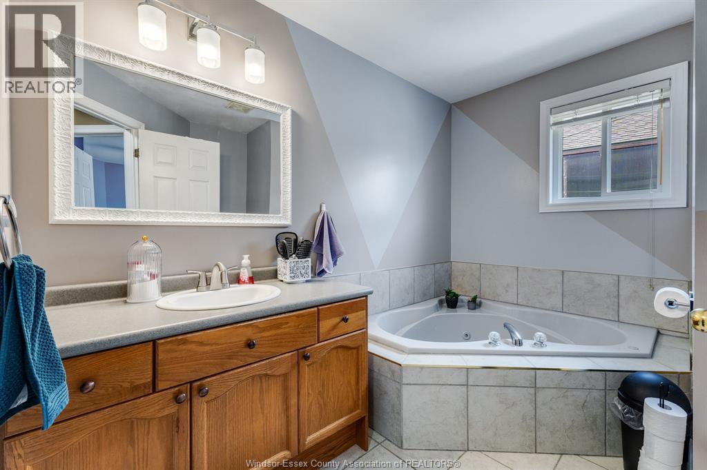130 Sturgeon Meadows Avenue, Leamington, Ontario  N8H 5L1 - Photo 15 - 26015155