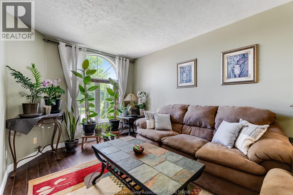 130 Sturgeon Meadows Avenue, Leamington, Ontario  N8H 5L1 - Photo 3 - 26015155