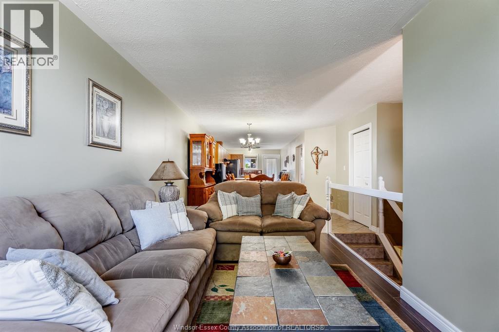 130 Sturgeon Meadows Avenue, Leamington, Ontario  N8H 5L1 - Photo 4 - 26015155