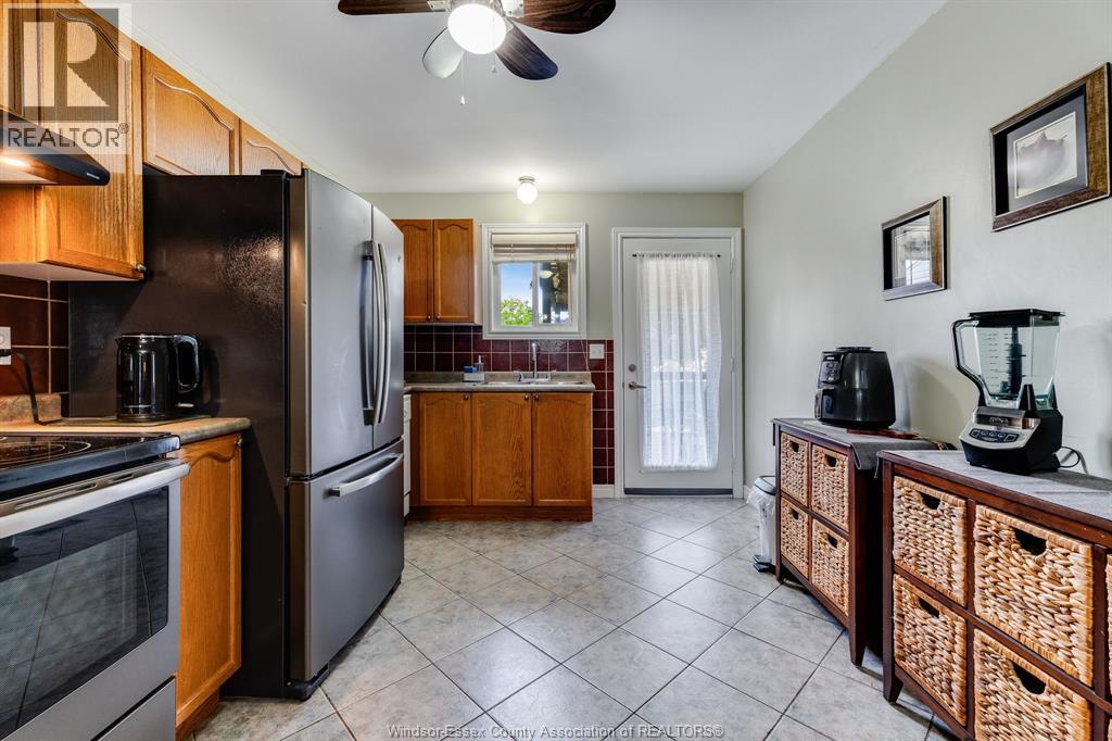 130 Sturgeon Meadows Avenue, Leamington, Ontario  N8H 5L1 - Photo 8 - 26015155