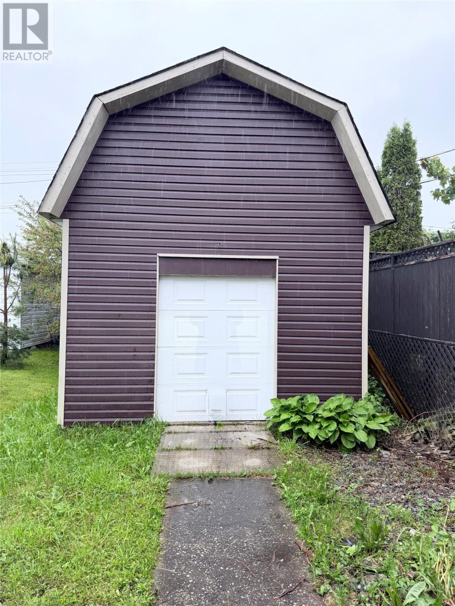 Photo 32