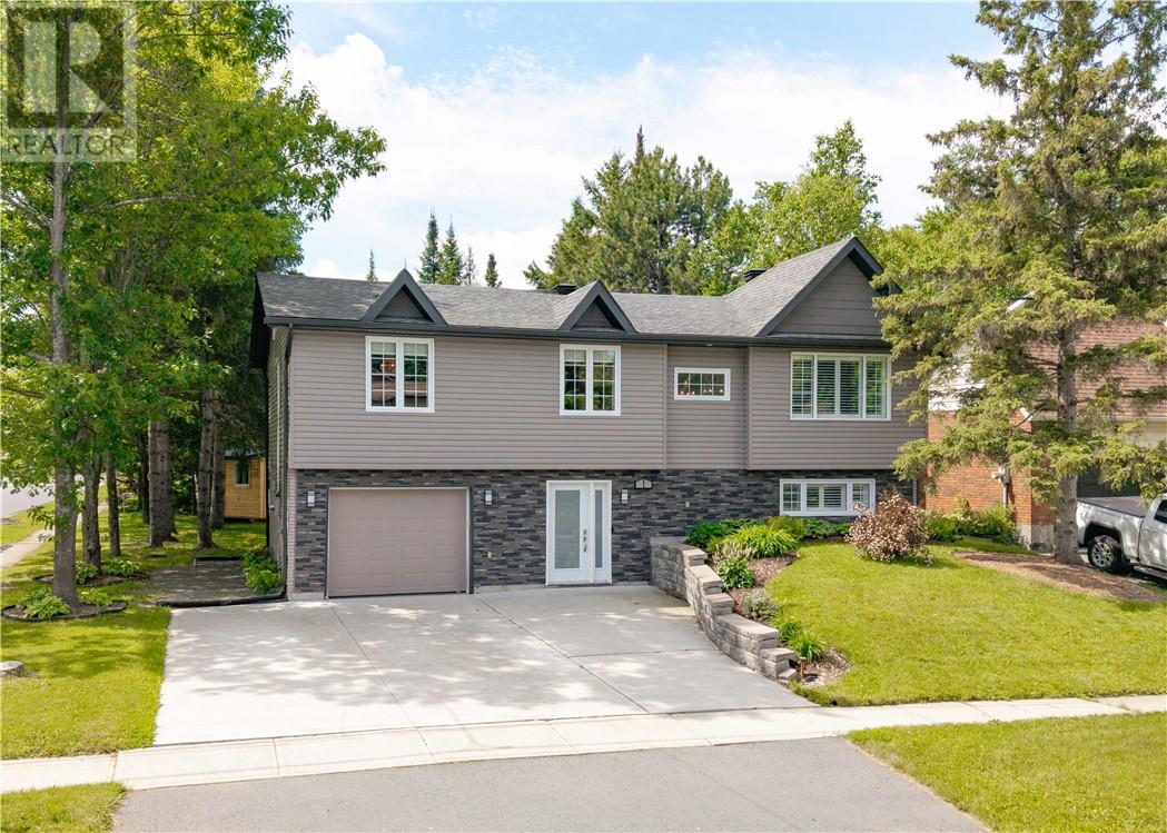 1 Kristi Court, Lively, Ontario  P3Y 1B2 - Photo 2 - 2128696