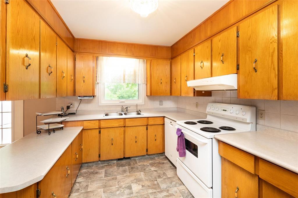 121 Oakview Avenue, Mitchell, Manitoba  R5G 1H4 - Photo 6 - 202614835