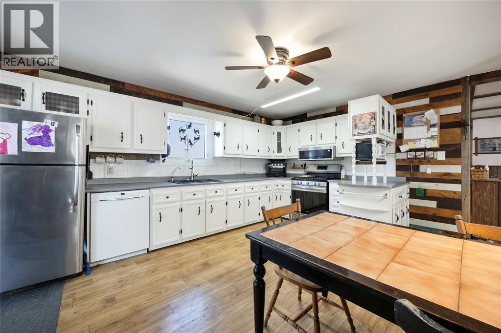 3327 Petrolia Line, Petrolia photo 7