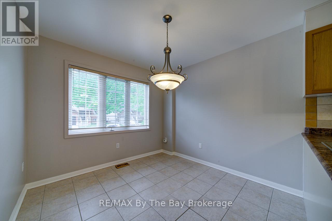 39 Rose Valley Way, Wasaga Beach, Ontario  L9Z 3C5 - Photo 9 - S13412308