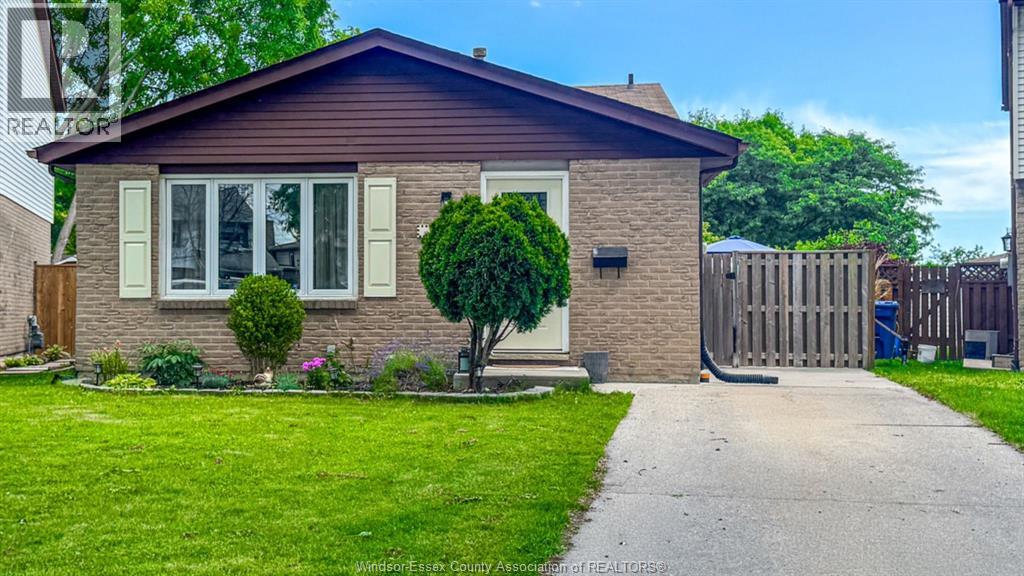 MLS# 26015166: 1343 LEAFIELD, Windsor, Canada