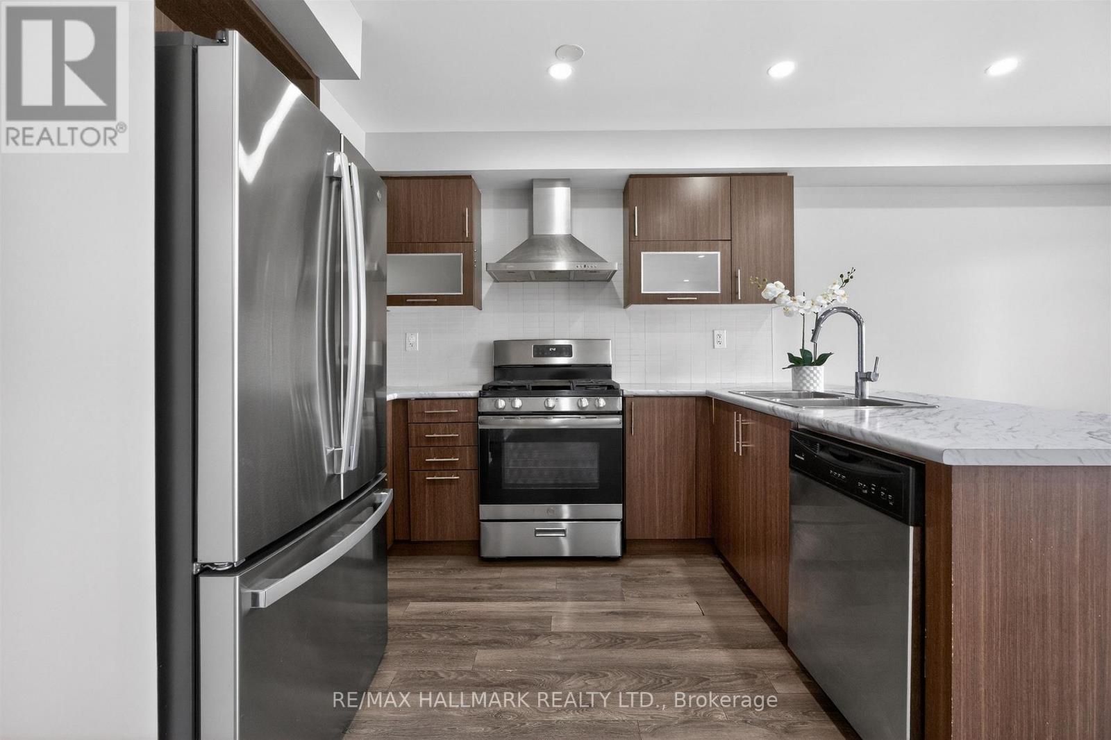 94 Golden Springs Drive, Brampton, Ontario  L7A 0C7 - Photo 15 - W13487220