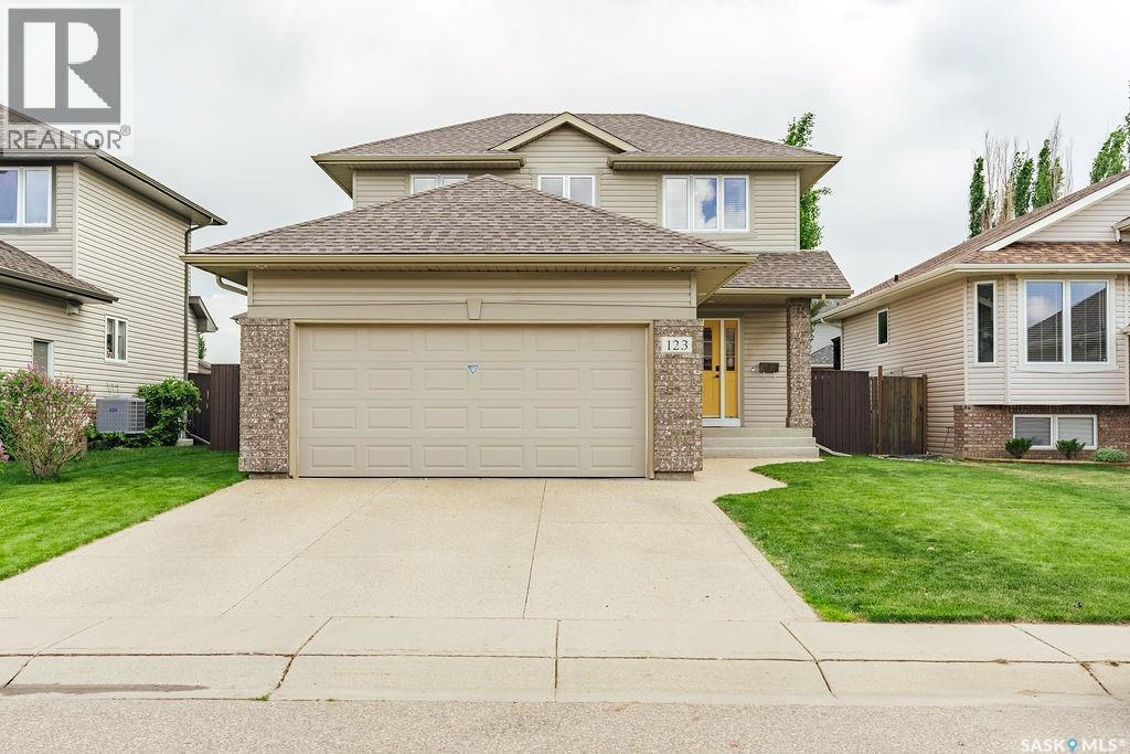 123 Borlase COVE, Saskatoon, Saskatchewan