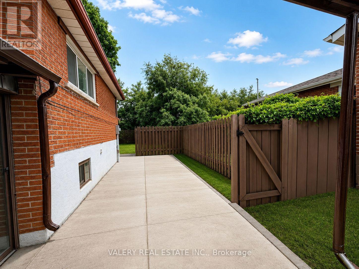 Main - 64 Lexington Avenue, Toronto, Ontario  M9V 2G8 - Photo 49 - W13469446