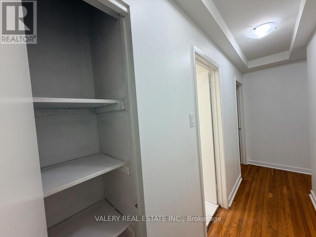 Main - 64 Lexington Avenue, Toronto, Ontario  M9V 2G8 - Photo 16 - W13469446
