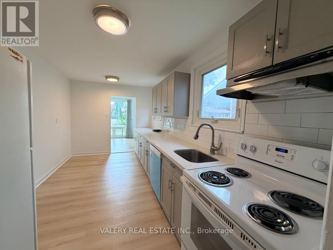 Main - 64 Lexington Avenue, Toronto, Ontario  M9V 2G8 - Photo 4 - W13469446