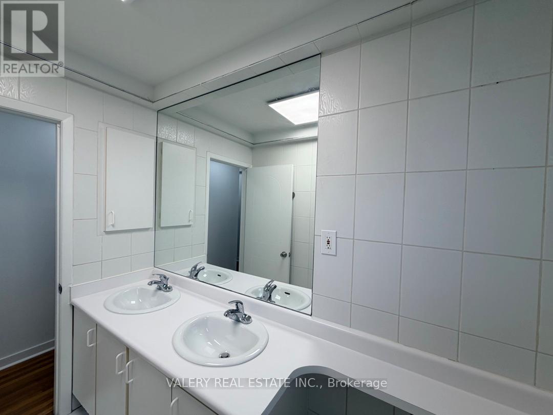 Main - 64 Lexington Avenue, Toronto, Ontario  M9V 2G8 - Photo 9 - W13469446