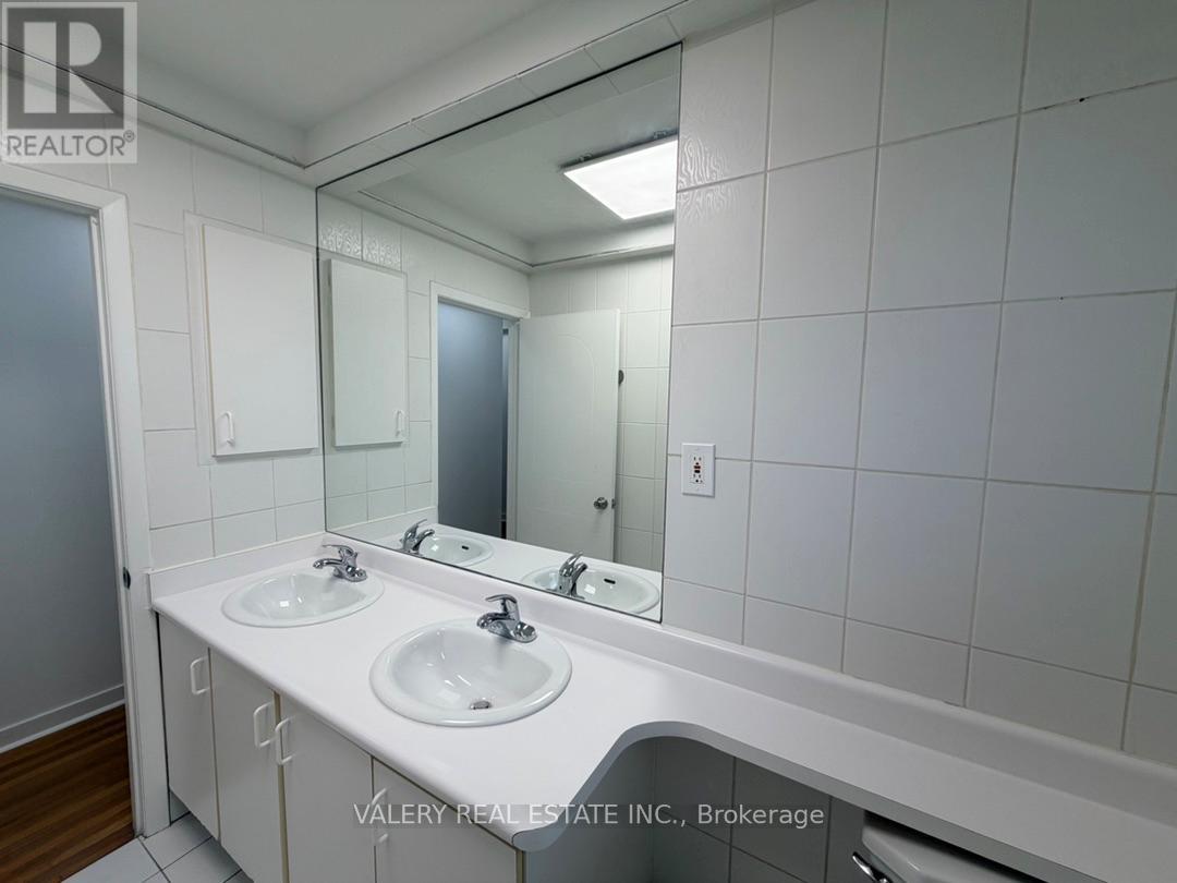 Main - 64 Lexington Avenue, Toronto, Ontario  M9V 2G8 - Photo 18 - W13469446