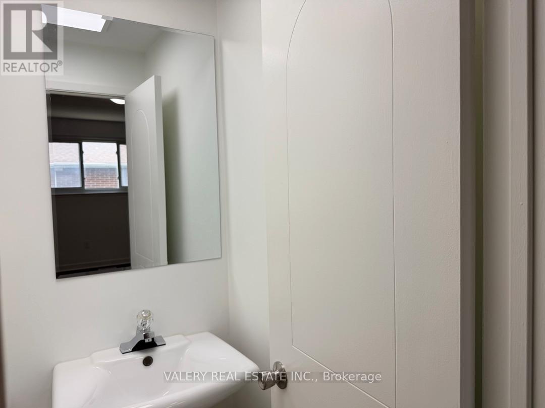 Main - 64 Lexington Avenue, Toronto, Ontario  M9V 2G8 - Photo 27 - W13469446